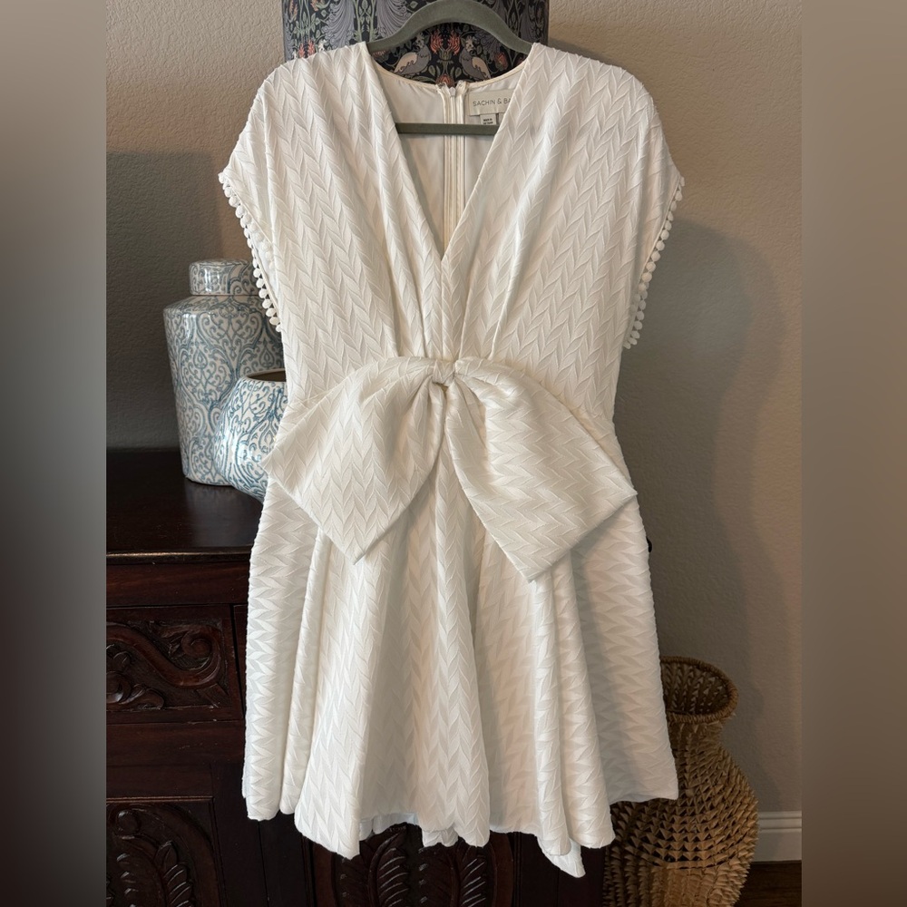 Sachin + Babi White Textured Midi Dress with Front Bow